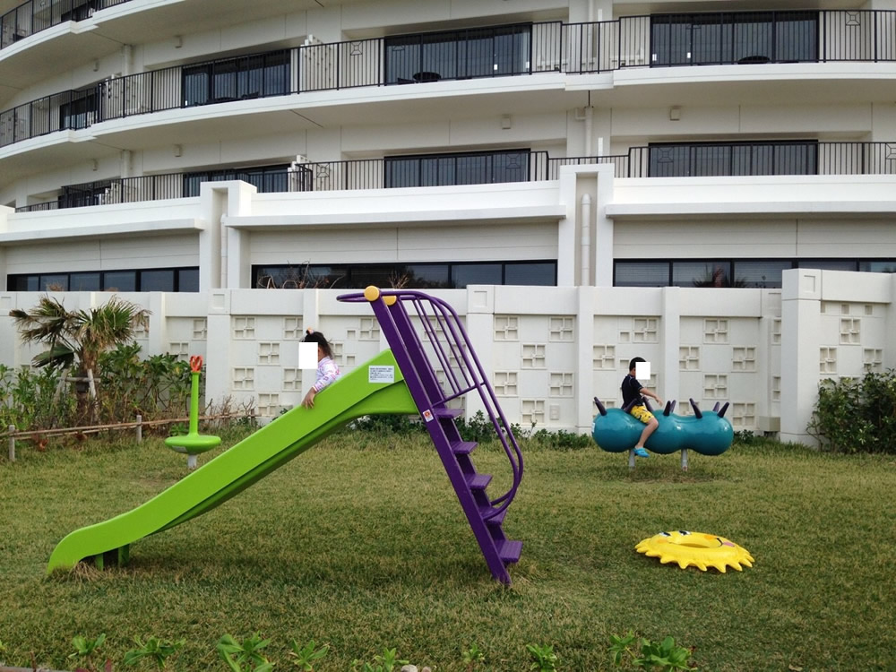 ホテルモントレ沖縄の敷地内の公園
