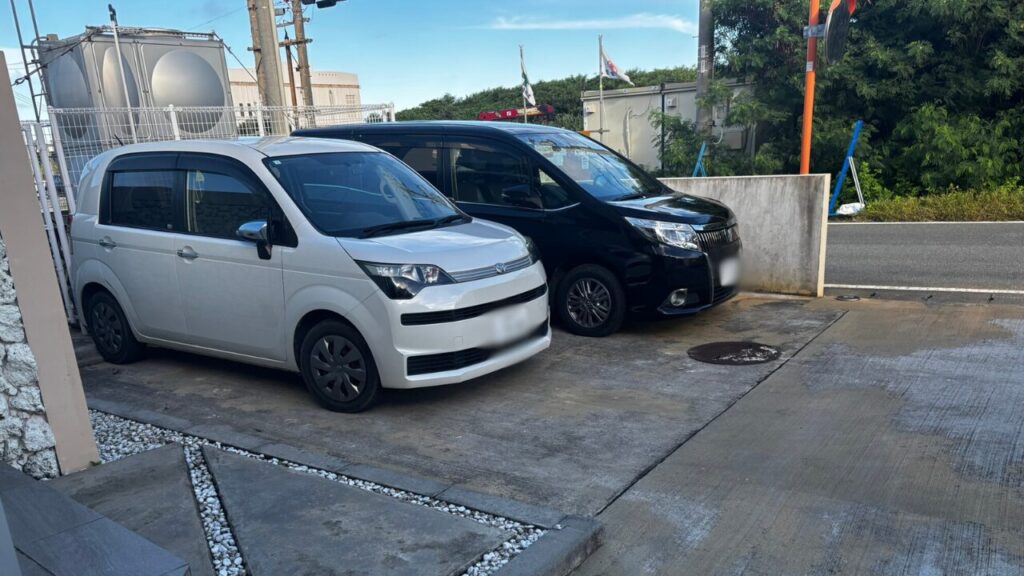 ホテル「エストレージャス」のレンタカー（エスクアィア、ポルテ）