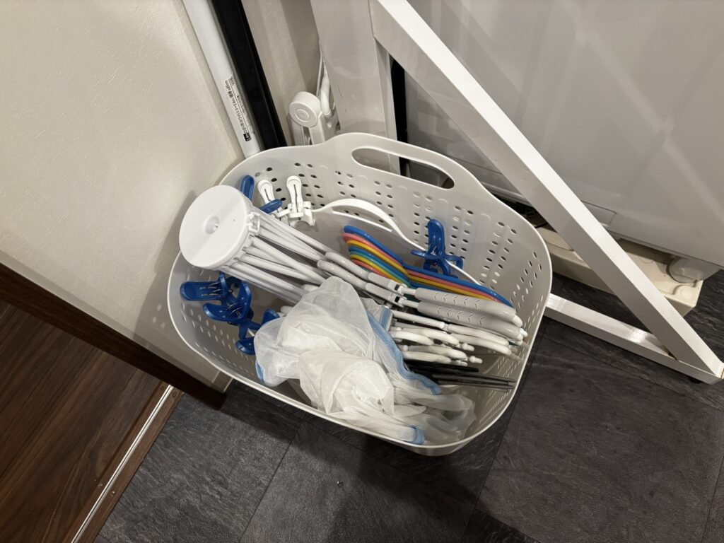 宮古島エストレージャスの洗面所にあるハンガー