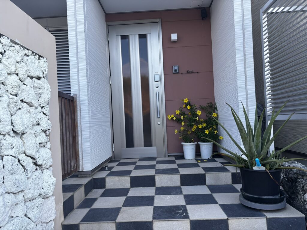 宮古島エストレージャスの入り口エントランス